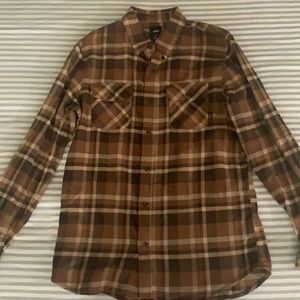 Men’s small flannel, perfect for Fall